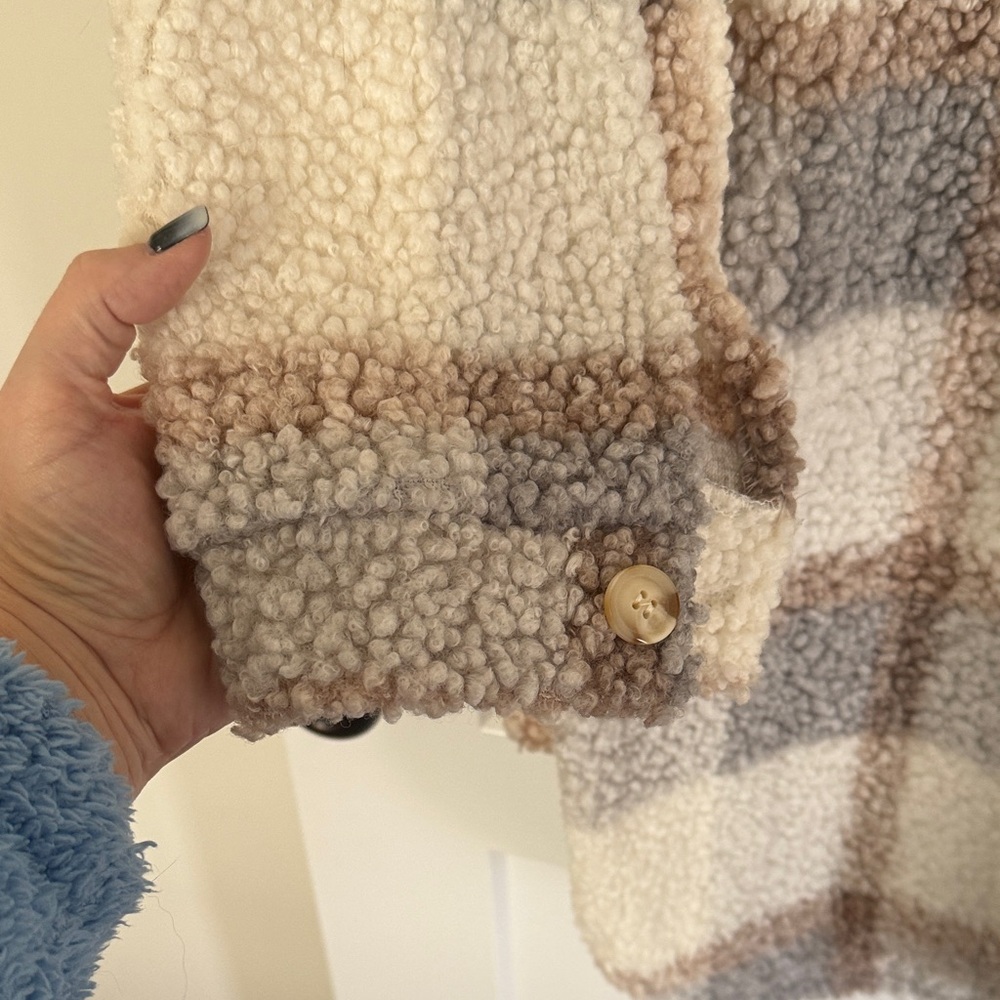 Plaid Sherpa Jacket - Picture 4 of 6